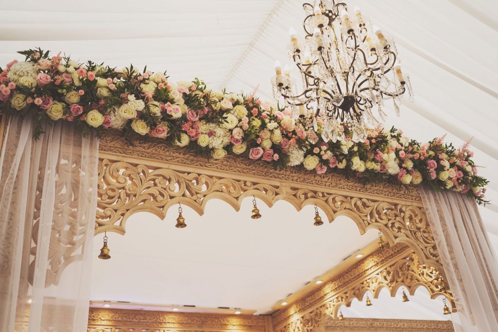 shagun-weddings-mastani-mandap-flowers-top